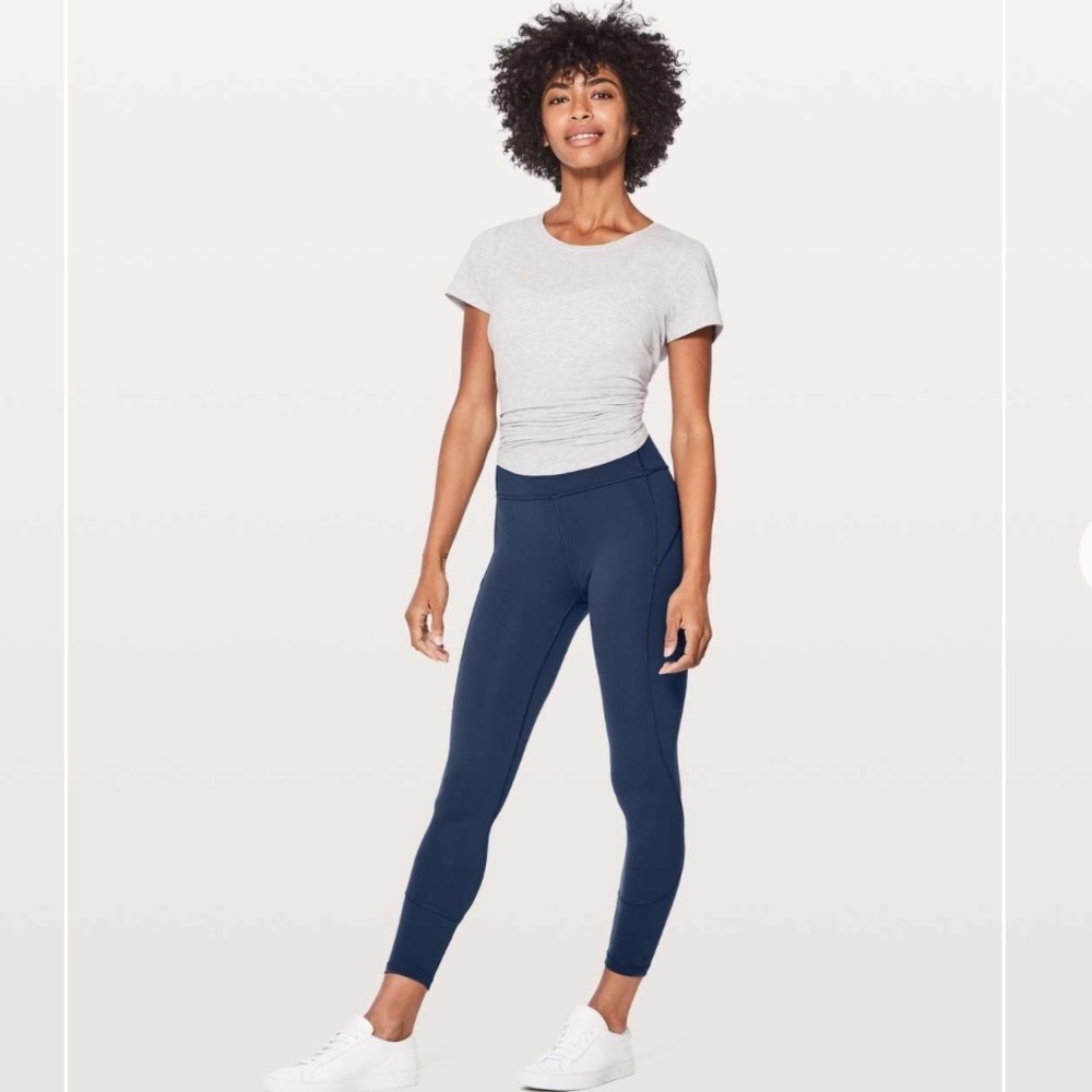 LULULEMON- In Movement 7/8 Tight Everlux - 25" - size 6